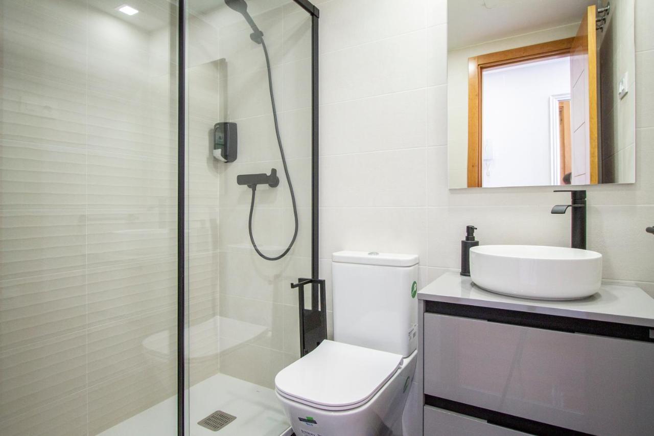 Apartamentos Castilla Luz Business Madrid Buitenkant foto