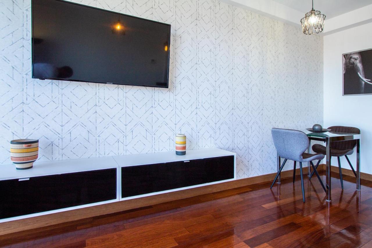 Apartamentos Castilla Luz Business Madrid Buitenkant foto