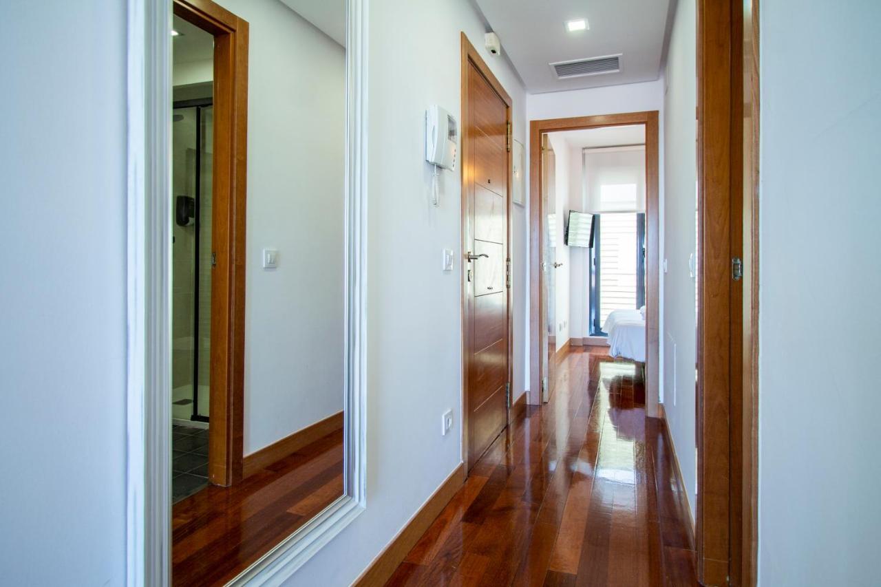 Apartamentos Castilla Luz Business Madrid Buitenkant foto