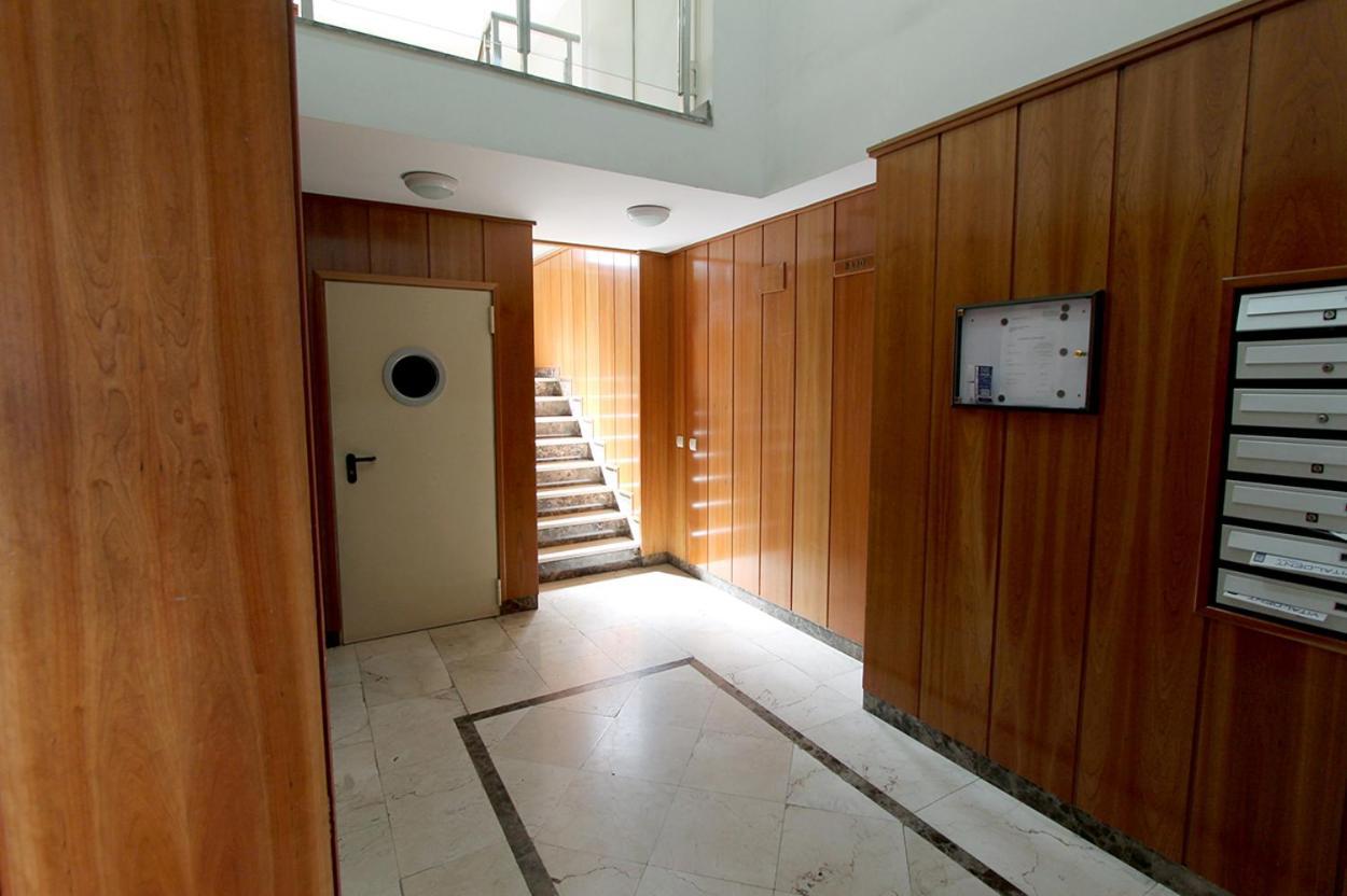 Apartamentos Castilla Luz Business Madrid Buitenkant foto